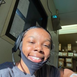 Meet your Posher, Monica